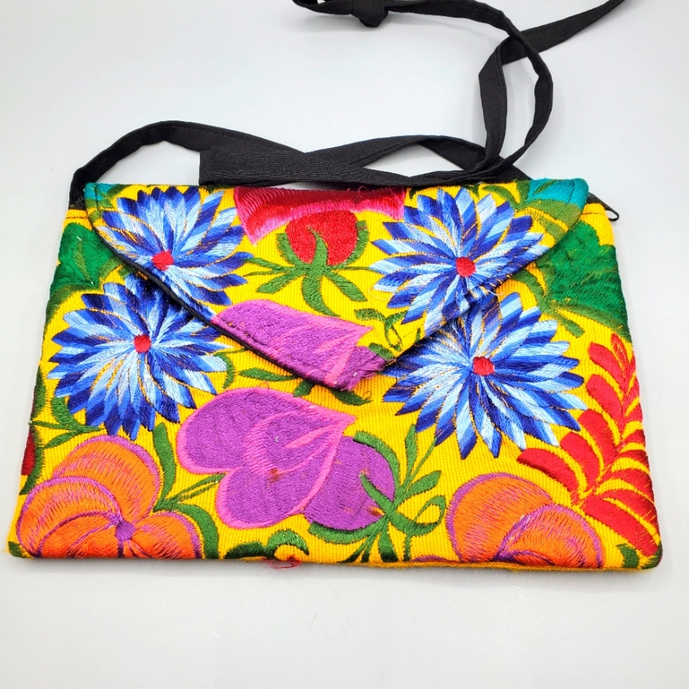 VINTAGE BOHO HIPPIE WOMAN CROSSBODY CLUTCH